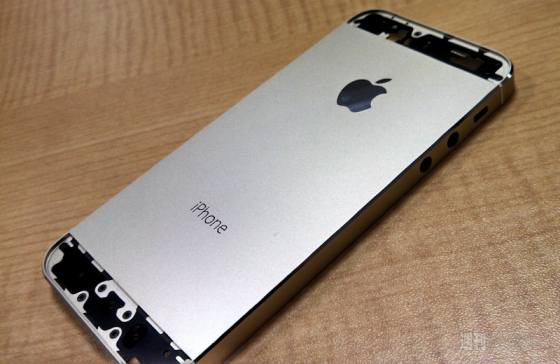 Фото золотого iPhone 5S
